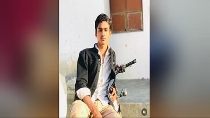 मेरठ: सरेआम बीच सड़क में छात्र पर चाकू से ताबड़तोड़ हमला, लव ट्रायंगल में मिली दर्दनाक मौत