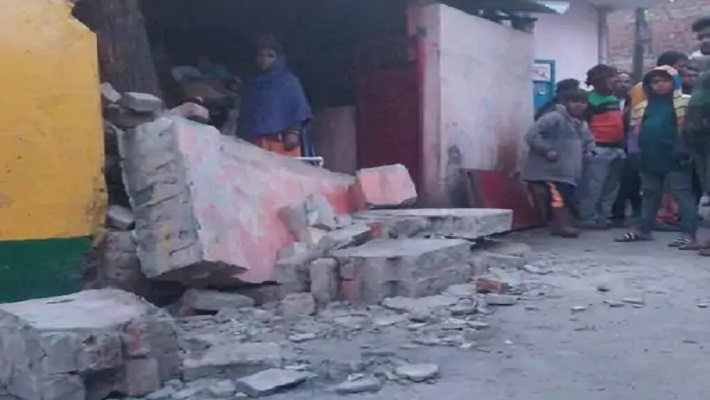 कानपुर: दीवार गिरने से कैमरे में कैद हुआ मौत का लाइव वीडियो, 5 सेकेंड में गई नानी-नाती की जान
